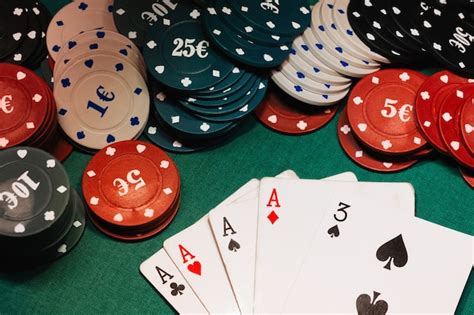 Ases E Oitos Fichas De Poker