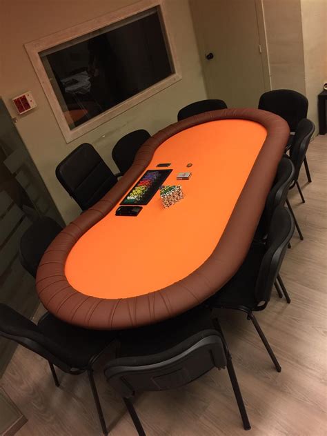 Bancos Na Mesa De Poker