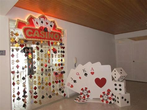 Com A Tematica Do Casino De Recepcao De Casamento