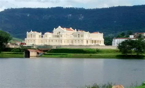 Executando O Rio De Cassino Do Lago Superior Ca