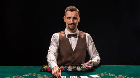 La Puente Dealer De Casino