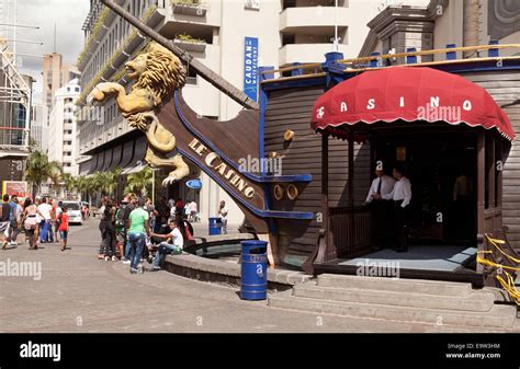 Restaurante Le Casino+Port Louis 56