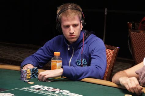 Russell Thomas De Poker Online